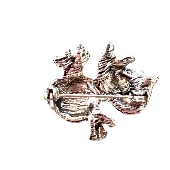 FISHY WITH BLUE CHRYSTALS AND SILVER TONE BROOCH PIN - Picture 2 of 3